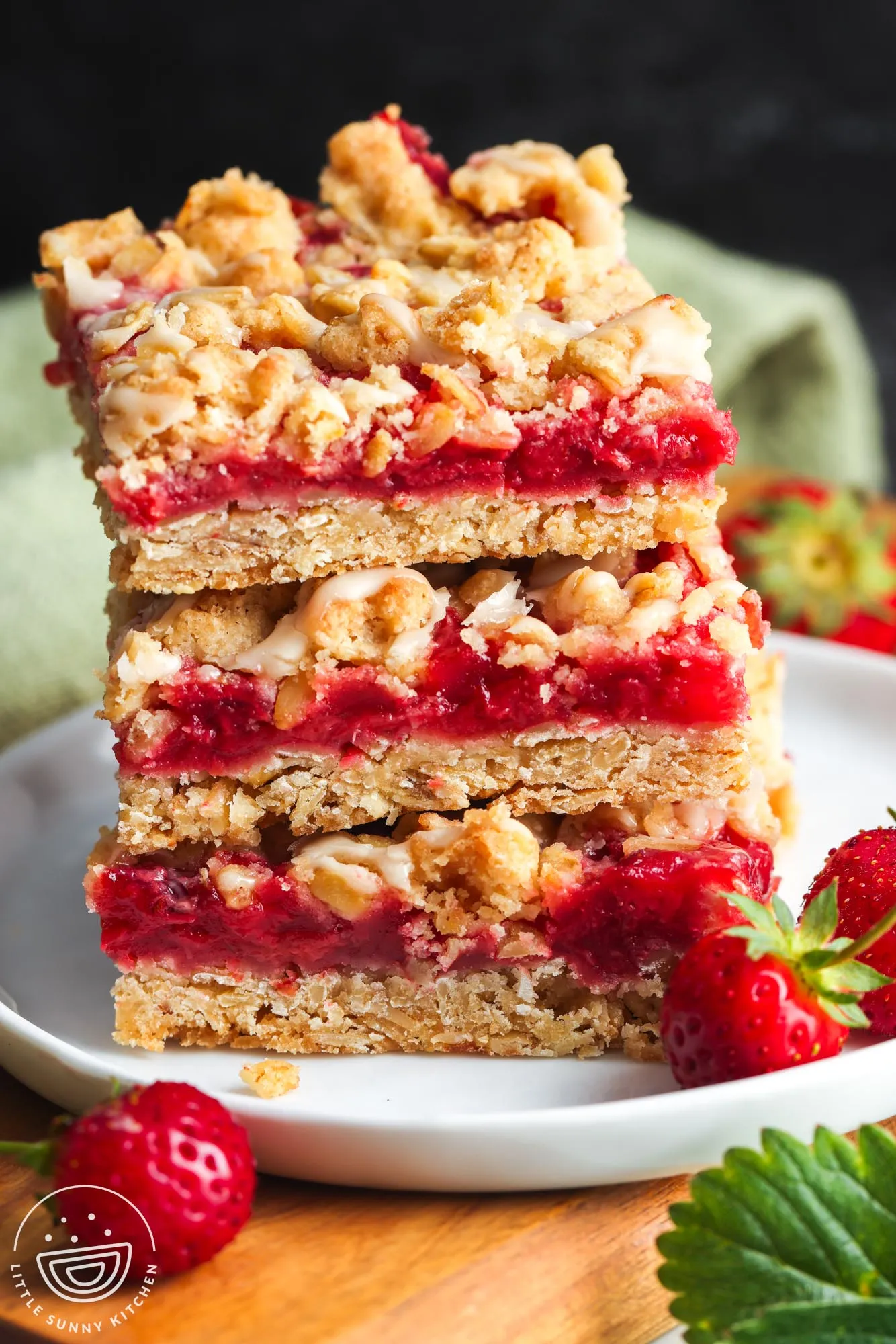 Little Sunny Kitchen's strawberry oatmeal bars
